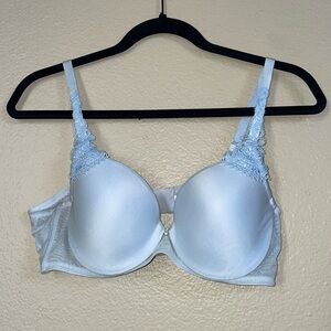 BRAND NEW Push-up 32A